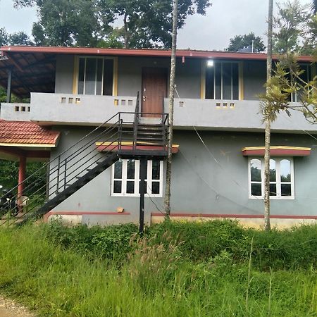 Samz Estate Stay 2Bhk Мадикери Экстерьер фото